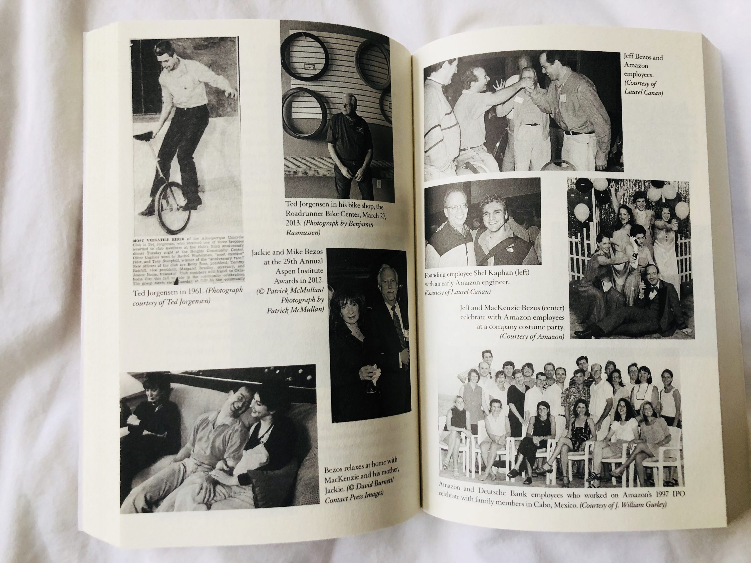 the-everything-store-jeff-bezos-and-the-age-of-amazon-2